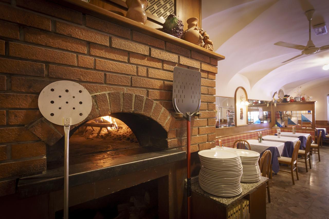 Albergo Roncone Екстер'єр фото